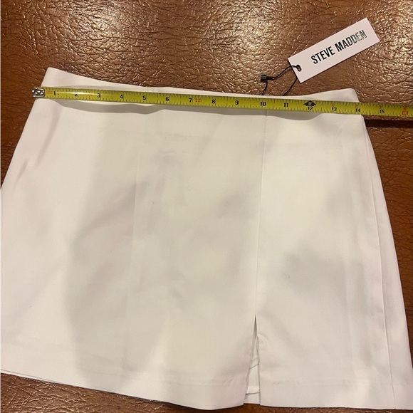 Steve Madden - NWT white skort! Size 2! - Picture 5 of 6